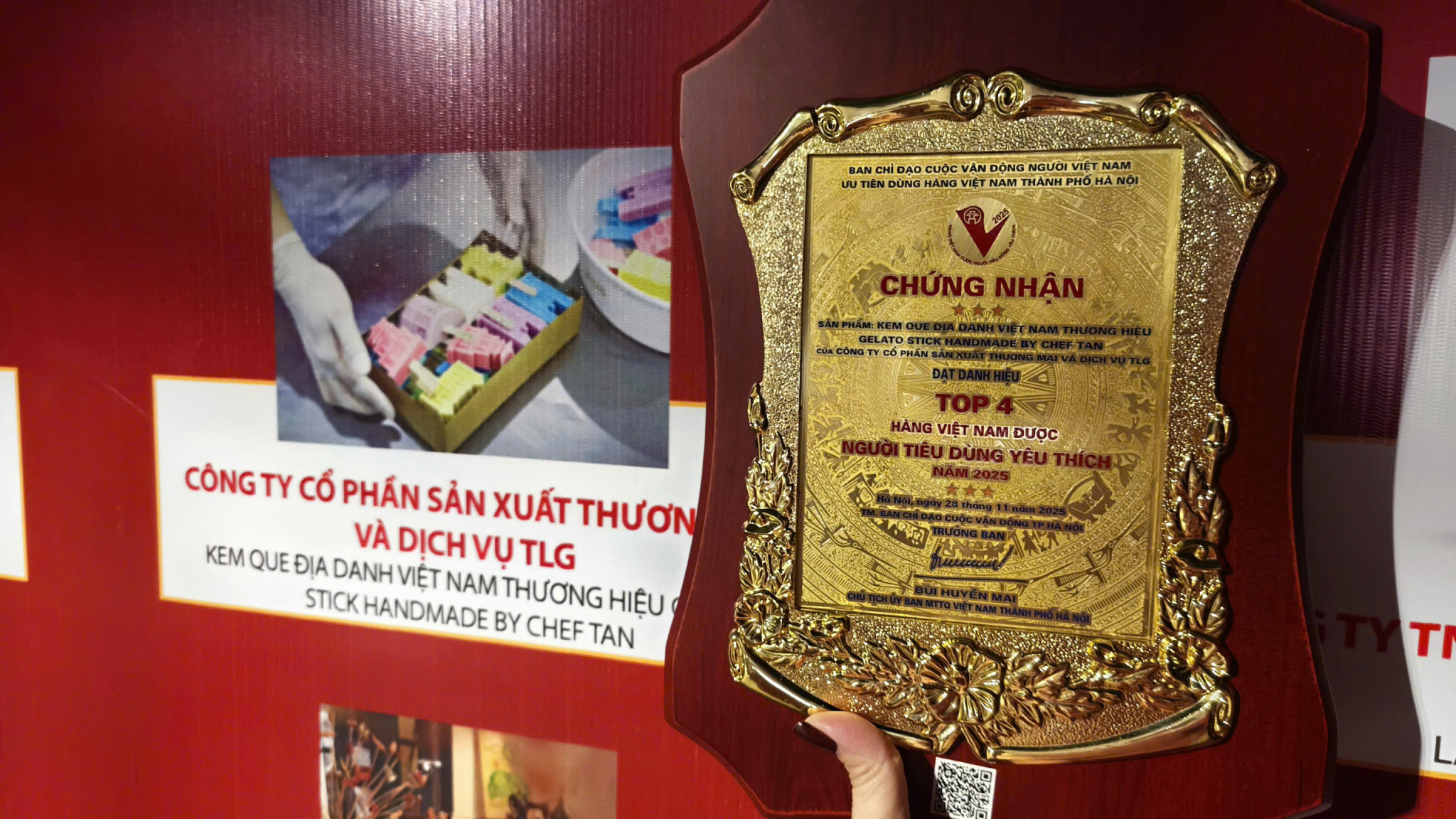 Sản phẩm kem que địa danh Việt Nam được vinh danh TOP 4 sản phẩm Hàng Việt Nam được người tiêu dùng yêu thích năm 2025.